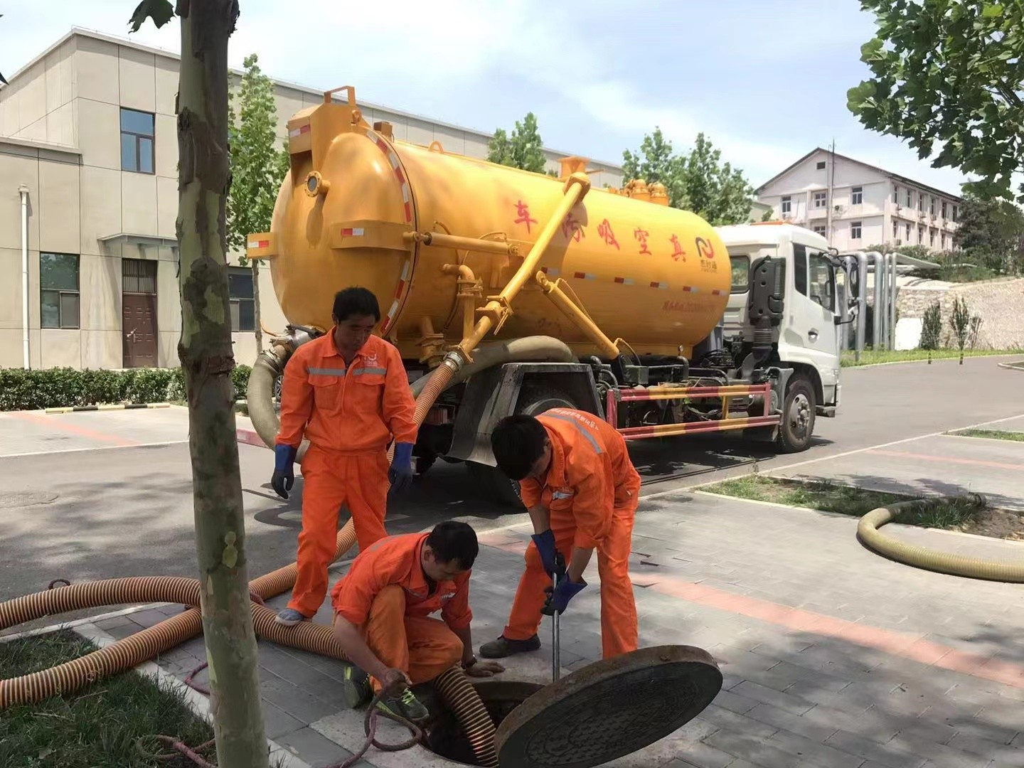 碧江化粪池清理与5-8吨吸粪车施工效率分析